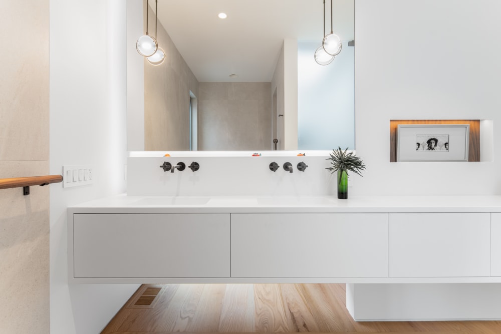 Bathroom sink